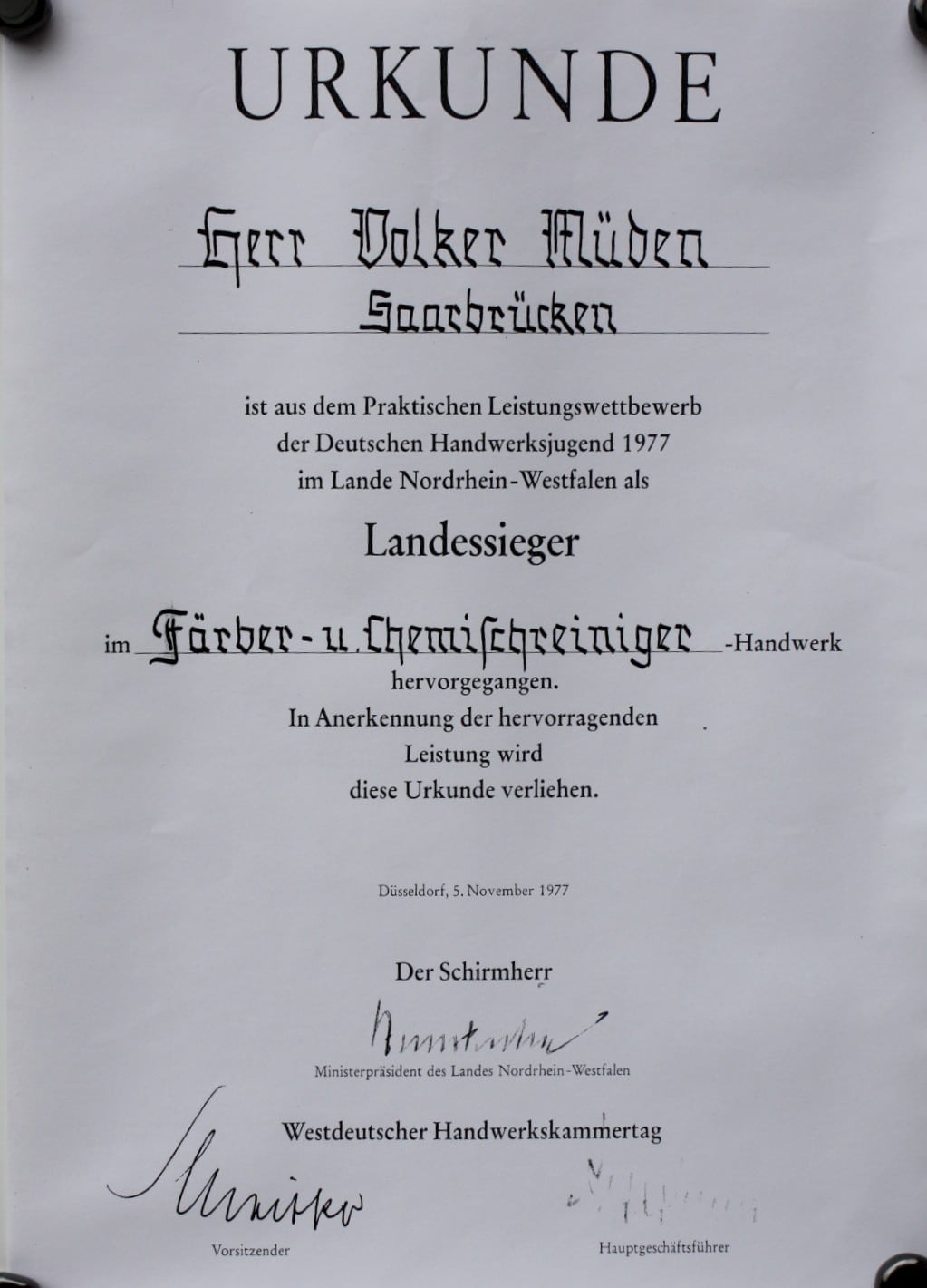 Urkunde-Landessieger-Urkunde_9543.jpg