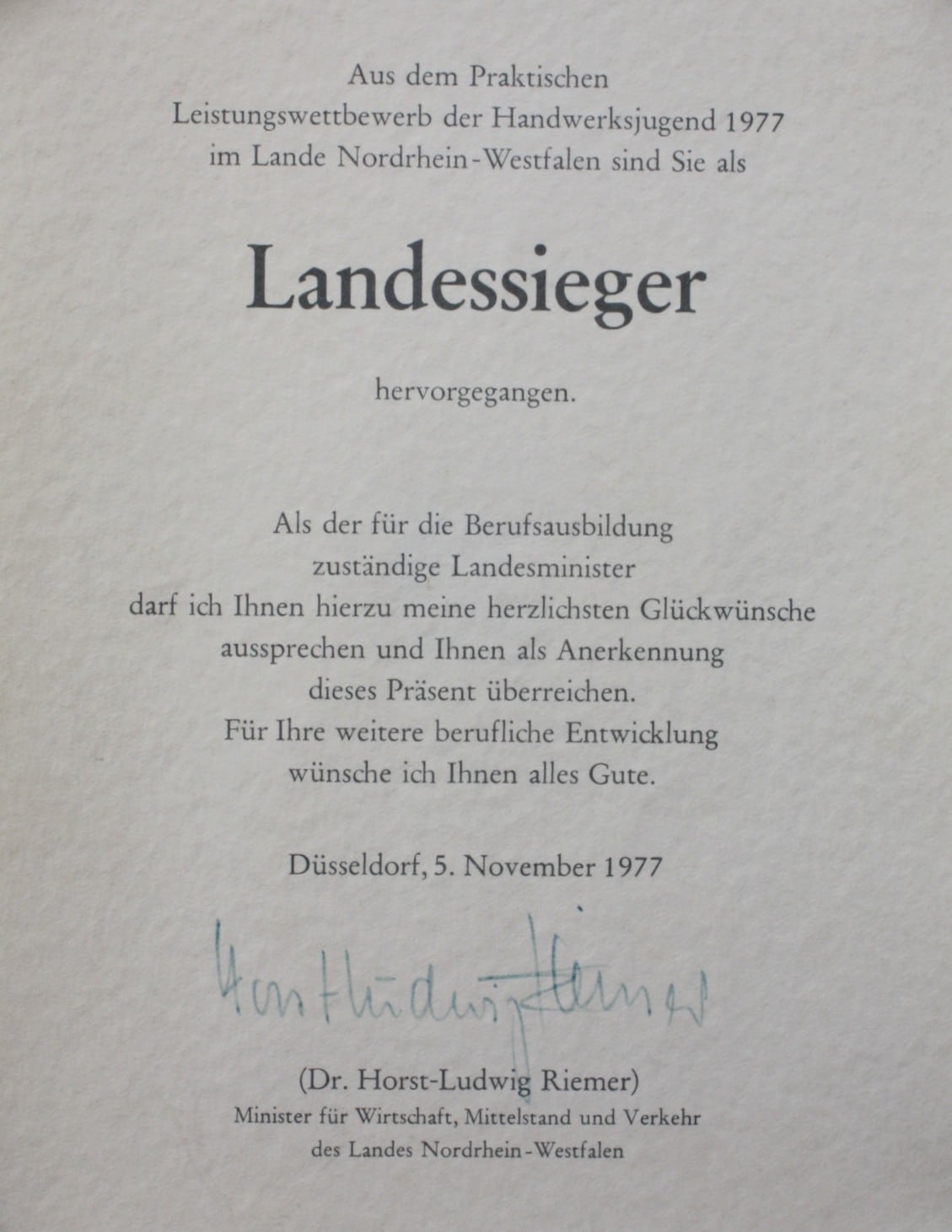 Urkunde-Landessieger-weiss_9549.jpg